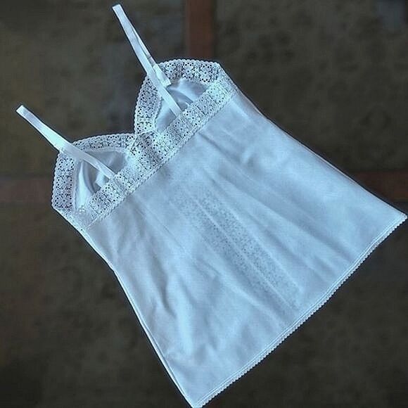 Vtg white eyelet lace trim sweetheart neckline camisole - Picture 2 of 8